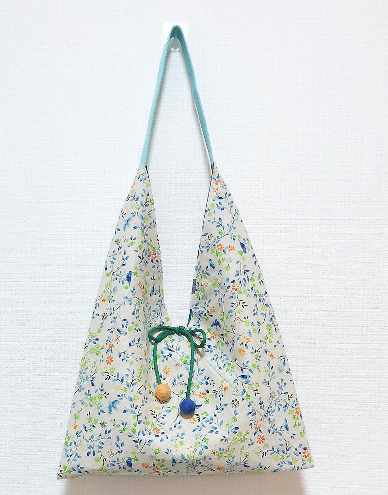 Japanese-style skull-shaped side bag / medium size / blue floral / blue strip - Messenger Bags & Sling Bags - Cotton & Hemp Blue