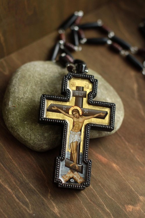 手描きの正教会のキリスト教の十字架十字架イエス・キリストの司祭の 
