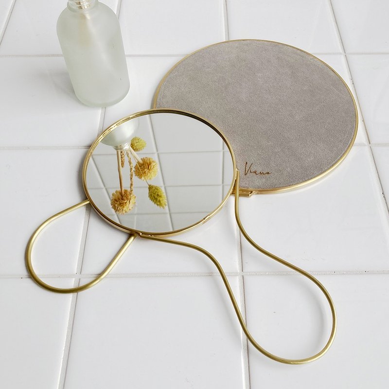 Viano Brass Hand and Wall Mirror Viano Brass Hand and Wall Mirror - Makeup Brushes - Other Metals Gold