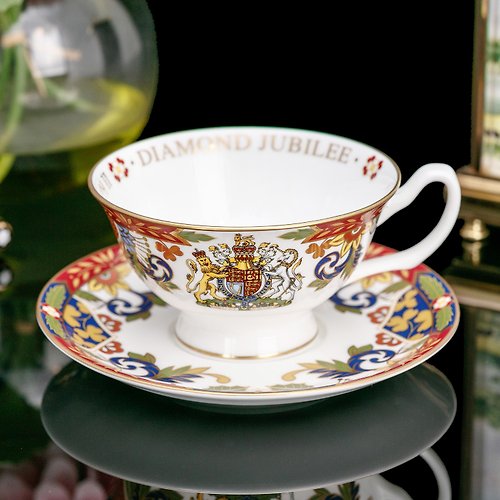 擎上閣裝飾藝術 英國製Royal Worcester皇家盛典2012女王細緻骨瓷咖啡杯茶杯盤組