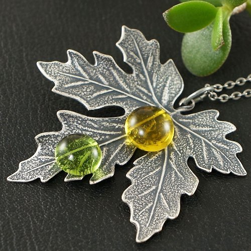 AGATIX Silver Maple Leaf Olive Green Yellow Glass Forest Pendant Necklace Woman Jewelry