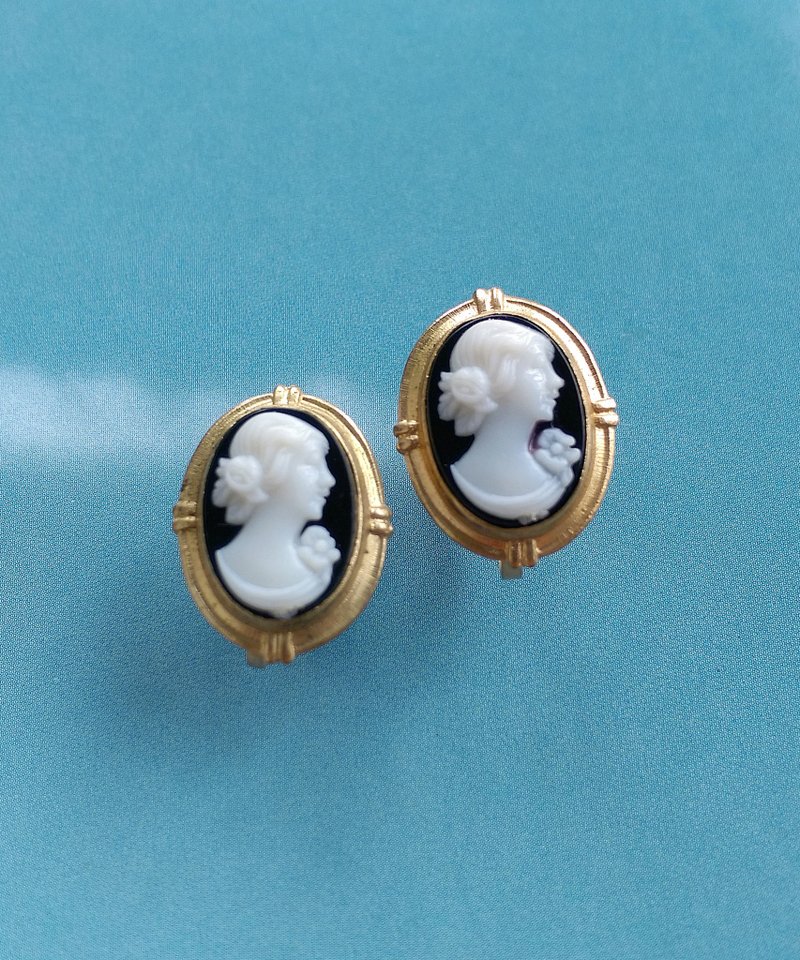 Vintage Jewelry 西洋古董飾品 CAMEO 小巧 典雅 仕女 栓式耳環 - 耳環/耳夾/耳骨夾 - 其他金屬 金色