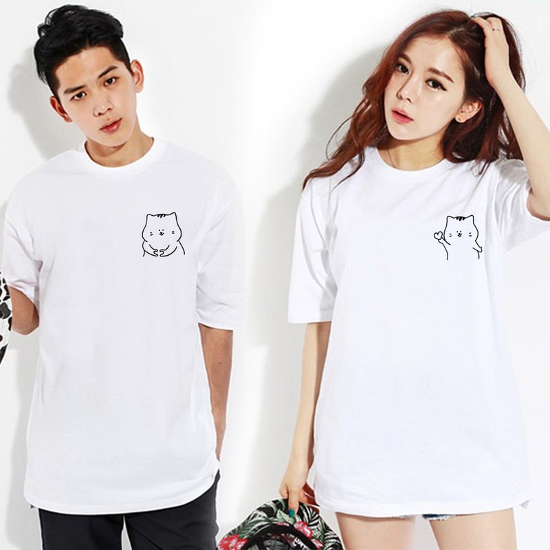 Cat give heart and get heart Couple t shirt - เสื้อยืดผู้หญิง - ผ้าฝ้าย/ผ้าลินิน หลากหลายสี