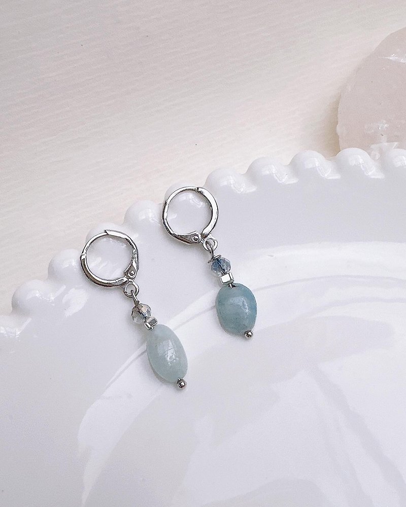 C&W natural egg-shaped aquamarine s925 sterling silver earrings - ต่างหู - หยก สีเงิน
