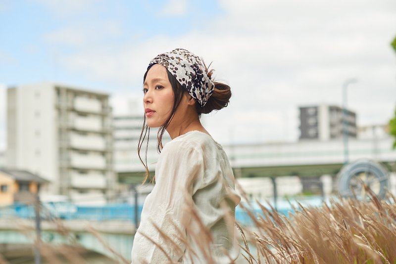 Made in JAPAN 100% Organic Cotton Headband Beanie Neckwarmer Handmade Flower - เครื่องประดับผม - ผ้าฝ้าย/ผ้าลินิน สีดำ