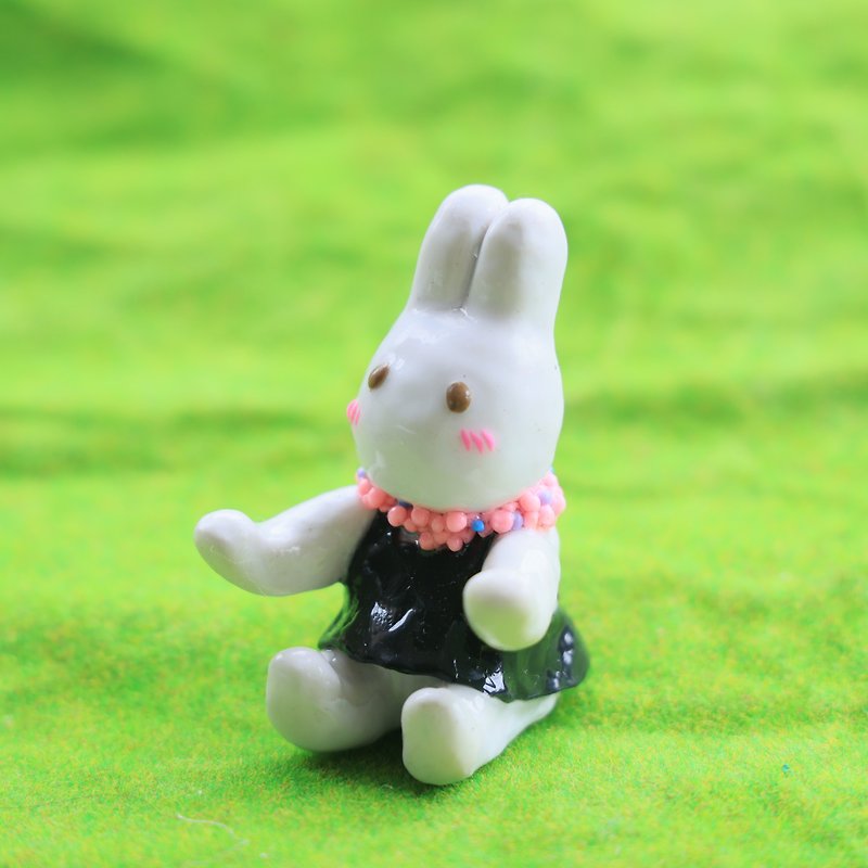 Desk Friend pen holder handmade clay sculpture丨handmade clay sculpture - Rabbit - Items for Display - Pottery White