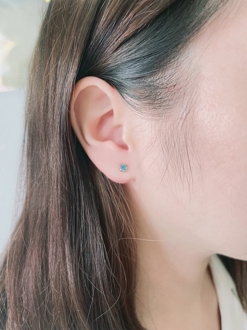 Lantau | Stone Single Diamond Claw Earrings Ear Pins Daily Wear Workplace Accessories Birthday Gifts - Earrings & Clip-ons - Gemstone Blue