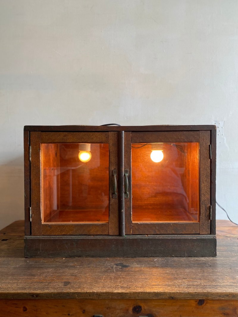 附燈展示櫃 - 燈具/燈飾 - 木頭 咖啡色