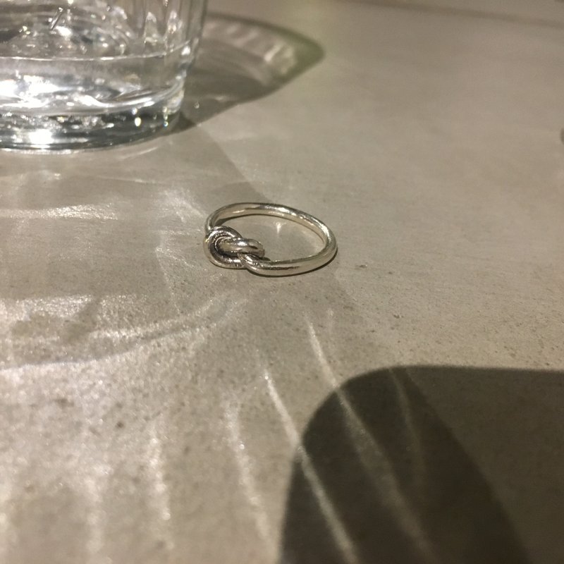 訂製Pretzel Love純銀 扭結 戒 - 戒指 - 純銀 銀色
