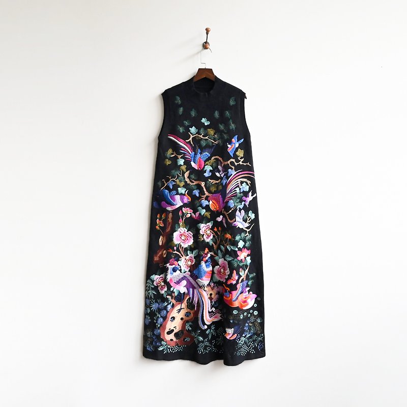 [Egg Plant Vintage] Seiko embroidery knitted vintage dress with hundreds of scenes of flowers and birds - Qipao - Wool Black