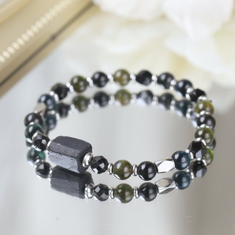 Obsidian green tourmaline ore black tourmaline black onyx. Healthy evil crystal bracelet - สร้อยข้อมือ - คริสตัล สีดำ