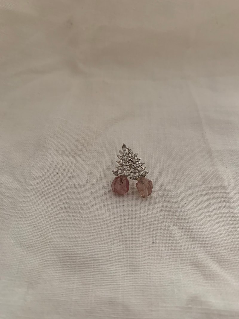 plant and tourmaline Pierce - Earrings & Clip-ons - Silver Pink