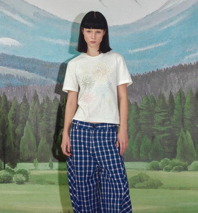 煙花線跡 彩點提花短袖T恤 - 女 T 恤 - 其他材質 白色