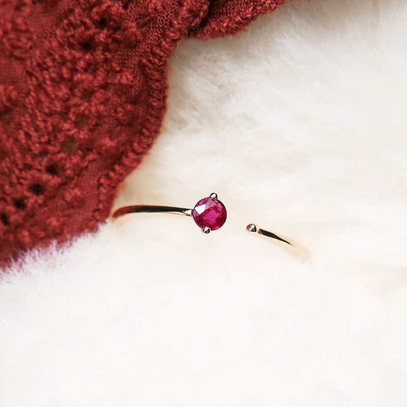 18k Solid Gold Ruby Ring, Stacking ring, Simple Vintage, July birthstone - แหวนทั่วไป - เครื่องประดับ สีทอง