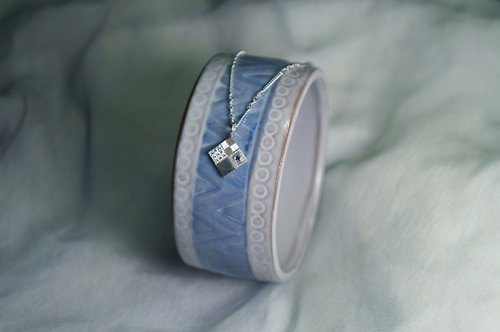 One Dimple 單窩 : 純銀 k金珠寶設計與訂製 剛玉雕金項鍊 天然藍寶石 925銀