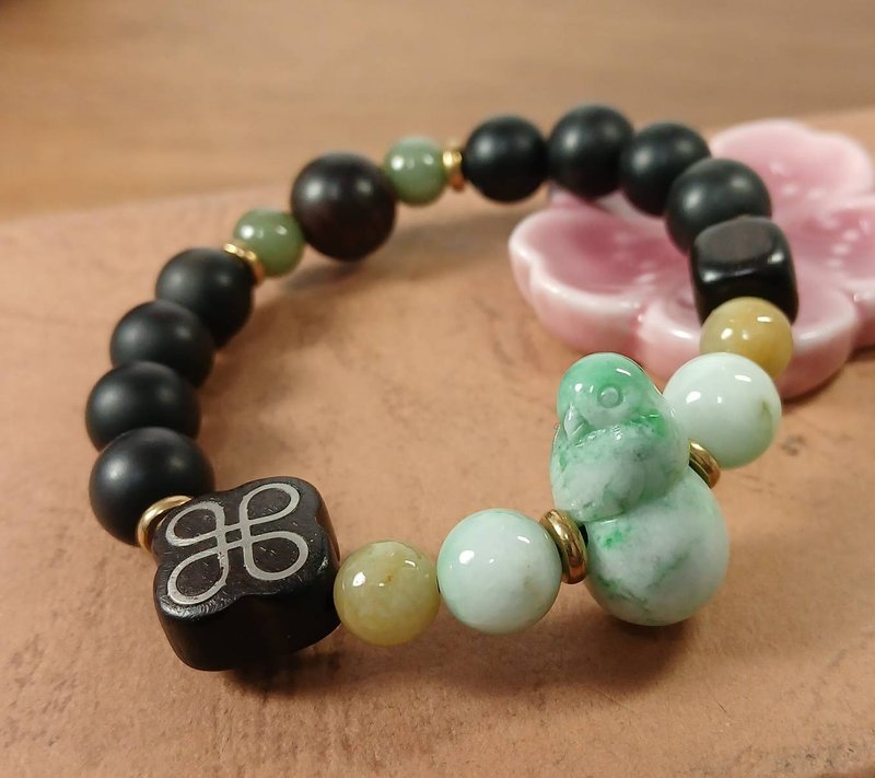 New Year's gift | Beaded engraved bracelet magpie white background green Burmese jade + obsidian / cute and vivid matte - Bracelets - Jade Green