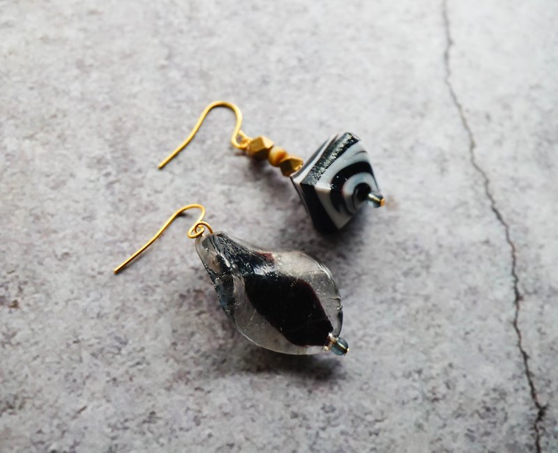 Glass Earrings - Earrings & Clip-ons - Colored Glass Black