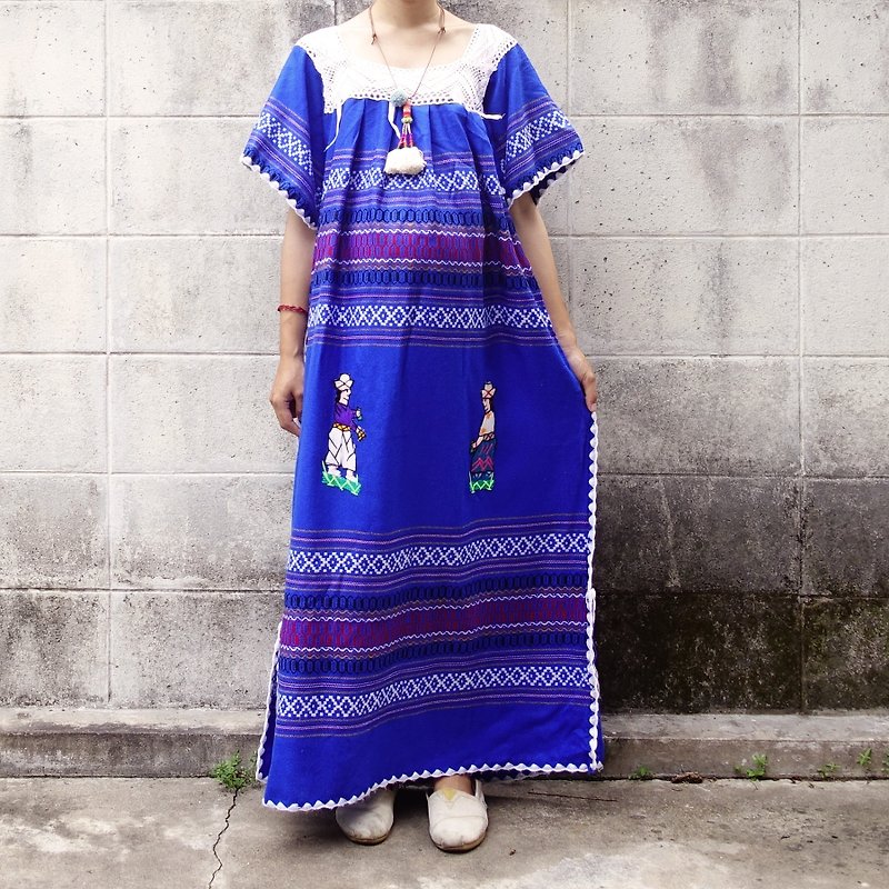 BajuTua /古著/ 90's 厄瓜多寶藍色小人偶刺繡傳統連身裙 - 洋裝/連身裙 - 聚酯纖維 藍色
