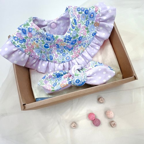 LaFiFi樂霏菲手作嬰幼兒精品&ZAKKA 紫碎花兒 彌月禮盒 寶寶髮帶 寶寶圍兜 滿月禮 新生兒禮物