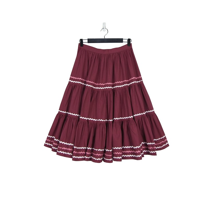 A‧PRANK :DOLLY :: Vintage VINTAGE Wine Red Wavy Ribbon Cake Boot Skirt S805015 - Skirts - Cotton & Hemp Red