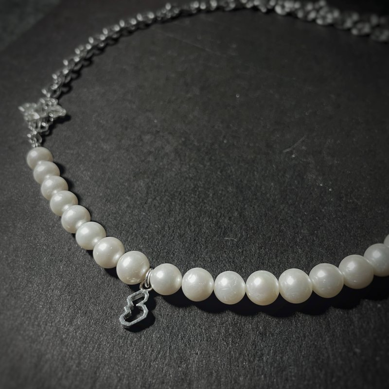 Connecting Reality and Pearl Necklace - Necklaces - Pearl White