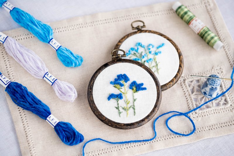 新手刺繡材料包 - 藍色星辰花 毛線刺繡 - 編織/刺繡/羊毛氈/縫紉 - 繡線 藍色