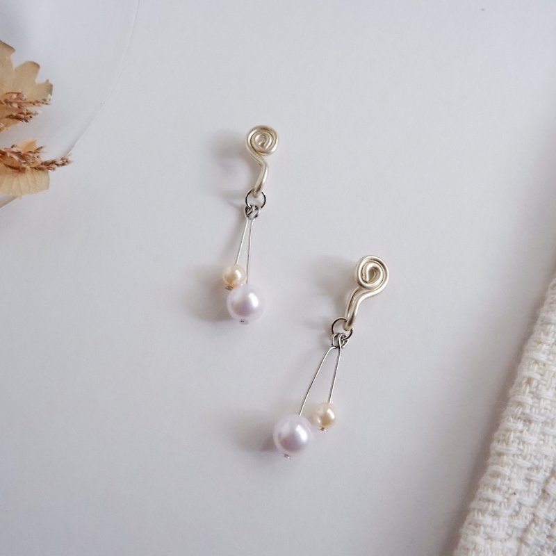 staggered pearl comfortable ear clip / grace - Earrings & Clip-ons - Other Metals Pink
