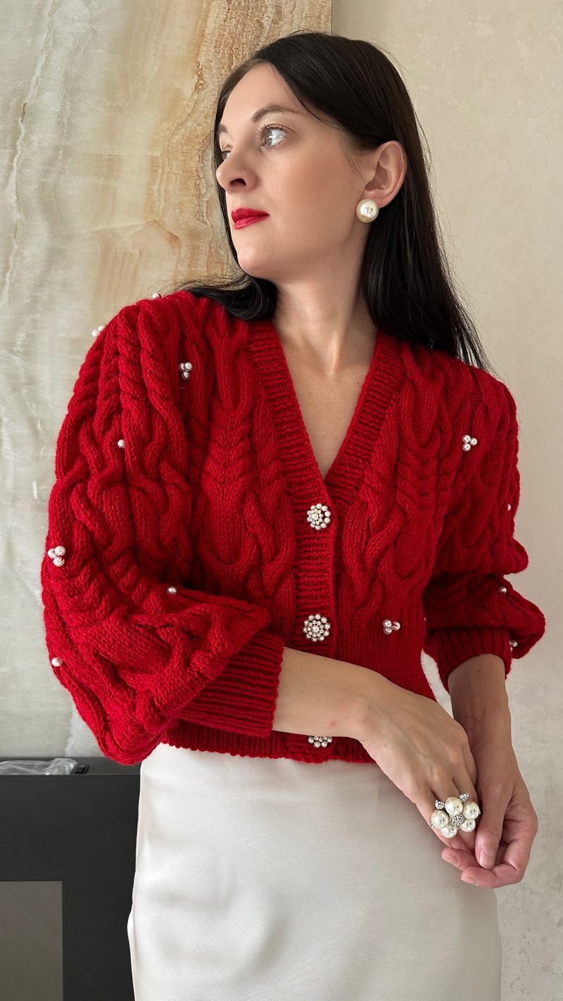 Cable knit cardigan with pearl beads Cropped top cardigan Handmade sweater red - 女毛衣/針織衫 - 羊毛 