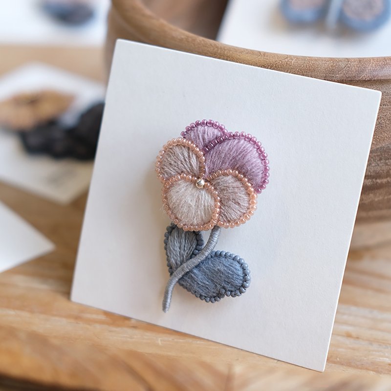 Handmade DIY French Embroidery Elegant Flower Brooch Material Pack Gift - Brooches - Other Materials 