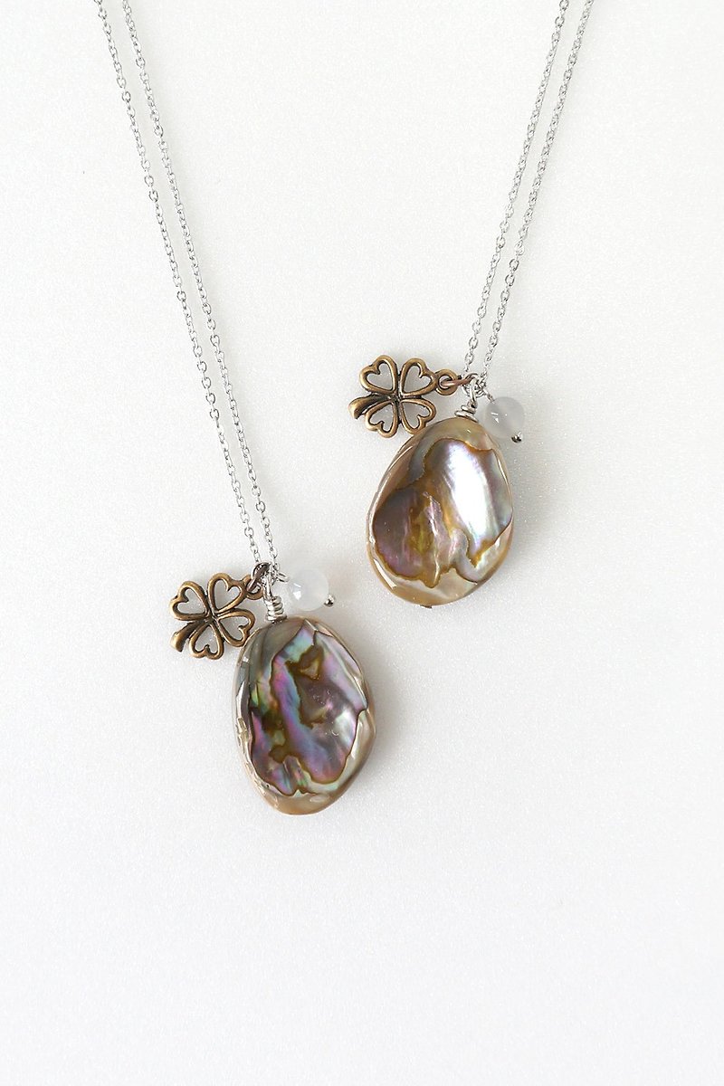 Lucky Abalone Shell Pendant Necklace - ネックレス - 宝石 グレー