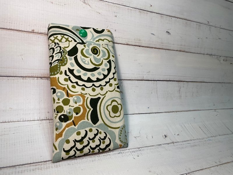Handmade textured mobile phone cloth cover-hand-painted pattern - กระเป๋าคลัทช์ - ผ้าฝ้าย/ผ้าลินิน หลากหลายสี