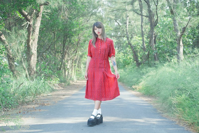 Blue chain red short-sleeved vintage dress - One Piece Dresses - Polyester Red