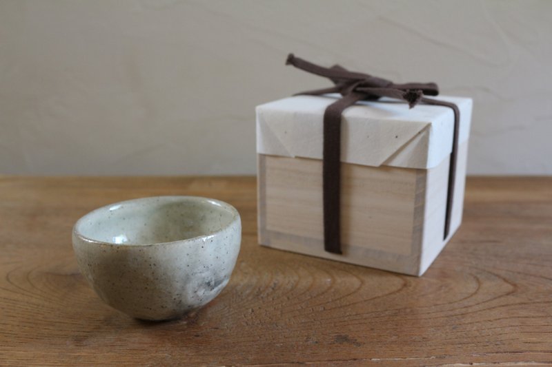 ぐいのみ　桐箱入り - 酒杯/酒器 - 陶 咖啡色