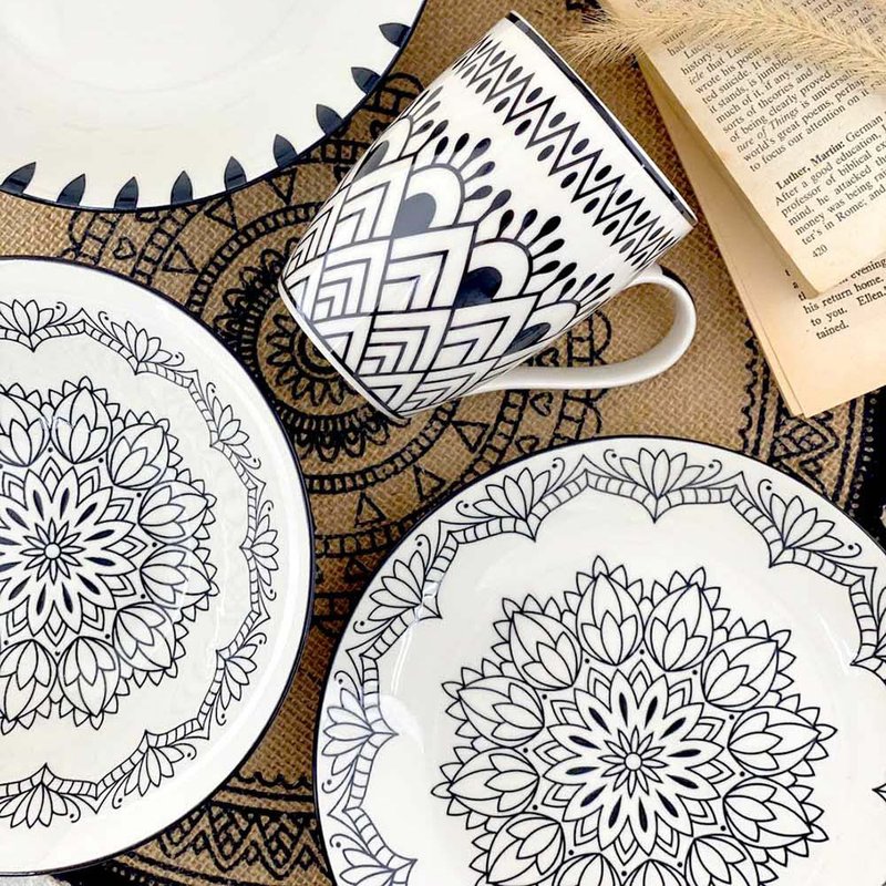 Black Print - European Dinner Plate - ถ้วยชาม - เครื่องลายคราม หลากหลายสี