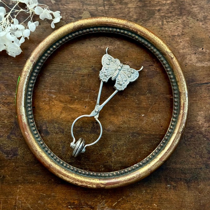 50493- 極稀絕美19世紀維多利亞時代蝴蝶造型提裙夾 - 擺飾/家飾品 - 其他金屬 