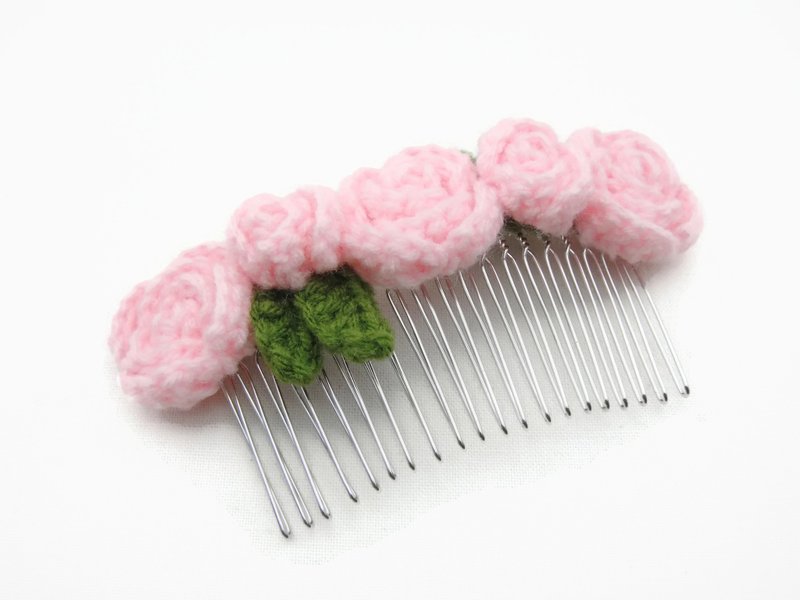 Crochet Roses Hair Comb Slides - Light Pink - 髮夾/髮圈 - 紙 粉紅色