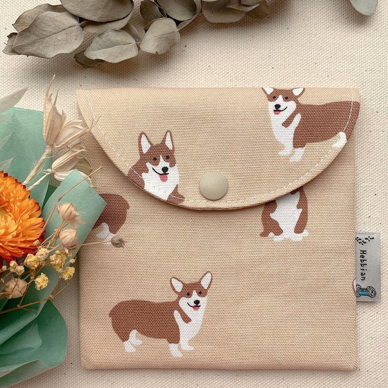 Walking Corgi - Mask Pack Cotton Cotton Pack Mask Storage Pack Sanitary Cotton Pack | Haibai Handmade - กระเป๋าเครื่องสำอาง - ผ้าฝ้าย/ผ้าลินิน 