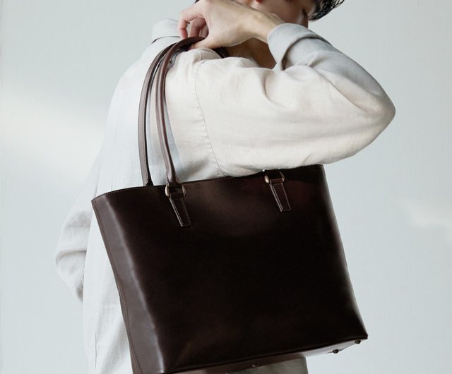 Thin tote outlet bag