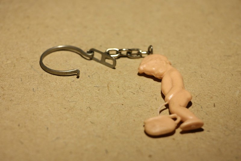 購自荷蘭 20 世紀中期老件 古董鑰匙圈 荷蘭尿尿小童造型 - 鑰匙圈/鑰匙包 - 塑膠 粉紅色