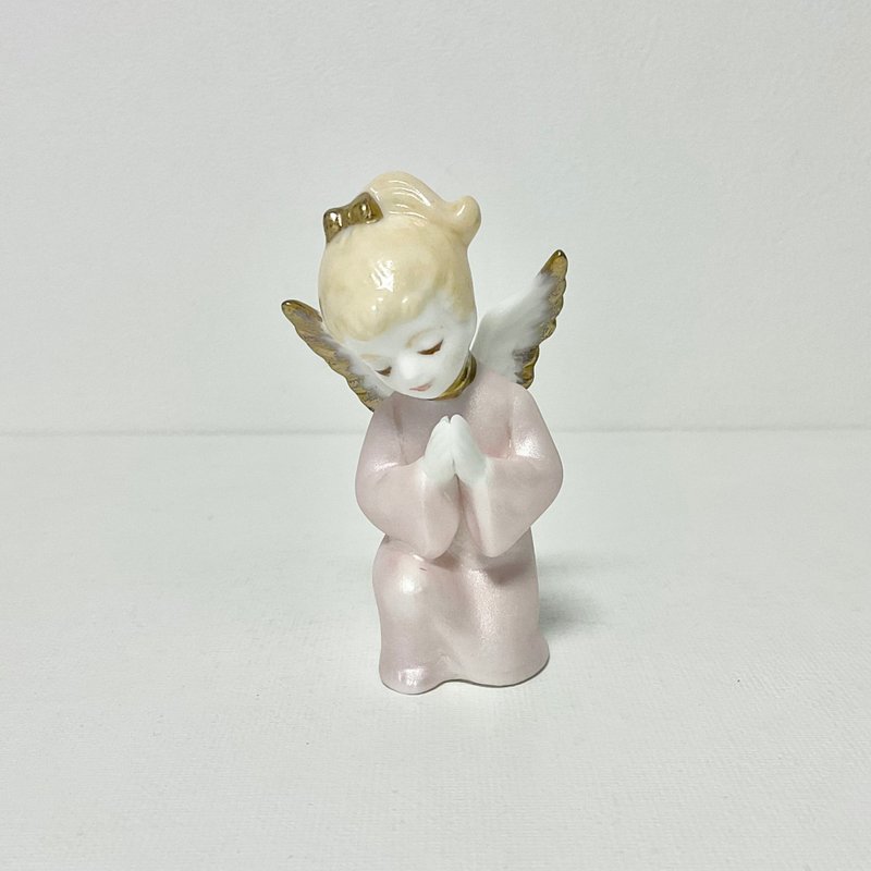 Angel ornament with pearl pink dress - ตุ๊กตา - เครื่องลายคราม สึชมพู