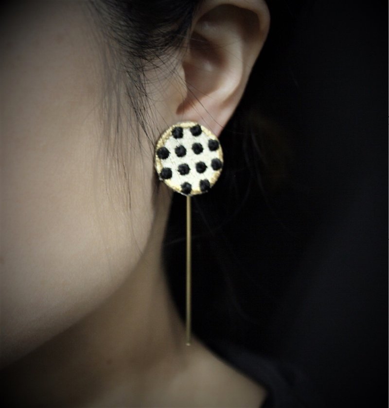 Dot bar earrings - Earrings & Clip-ons - Thread Gold