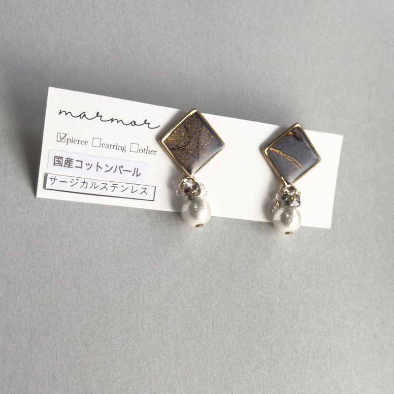 【1点のみ】グレー　アルコールインクアート　スクエア　ピアス　サージカルステンレス　灰色　国産コットンパール　上品　カジュアル　デート　おでかけ　ゴールド - 耳環/耳夾/耳骨夾 - 樹脂 灰色