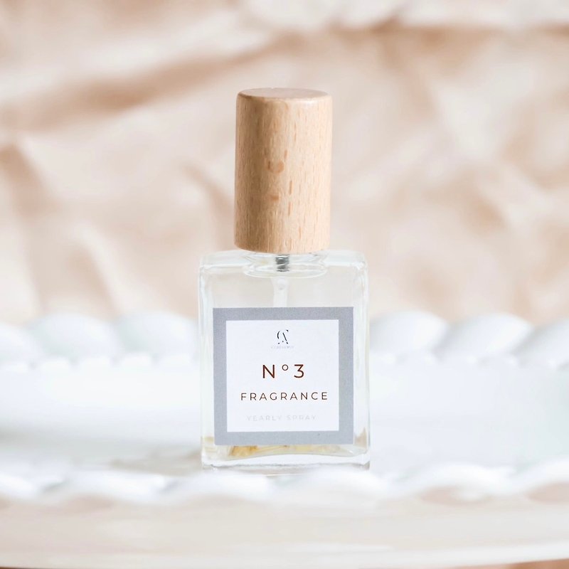 Liu Nian Bu Yun No. 3 Natural Essential Oil Energy Fragrance Spray - น้ำหอม - น้ำมันหอม ขาว