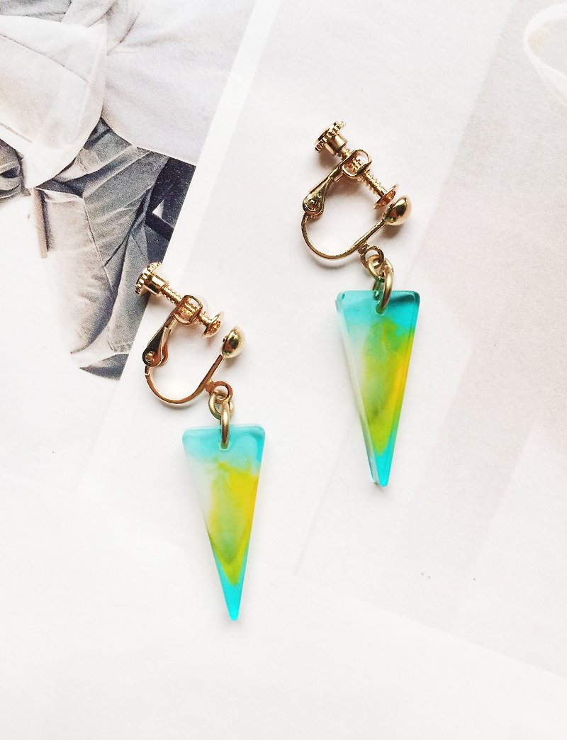 La Don - Long inverted triangle yellow green ear pin / ear clip - Earrings & Clip-ons - Acrylic Green