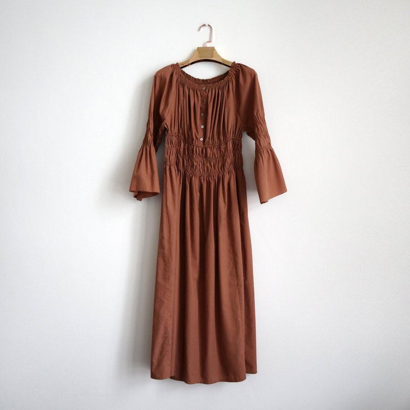 Pumpkin Vintage. Ancient round neck flare sleeve dress - ชุดเดรส - ผ้าฝ้าย/ผ้าลินิน 