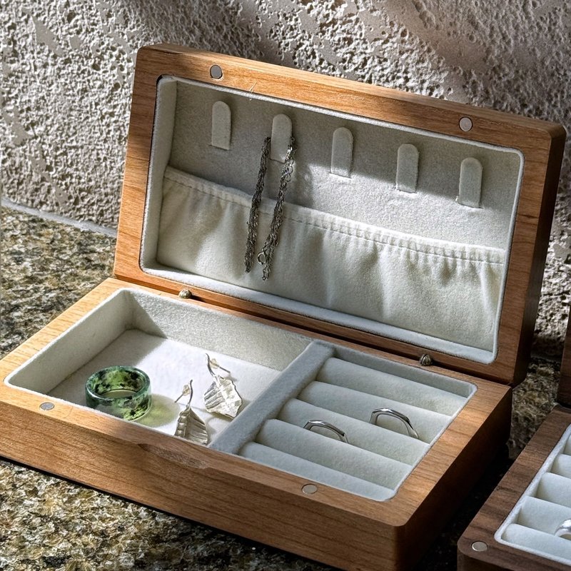 [Customized] Log jewelry box made of solid wood with exquisite packaging box design for gift giving - Storage - Wood Khaki