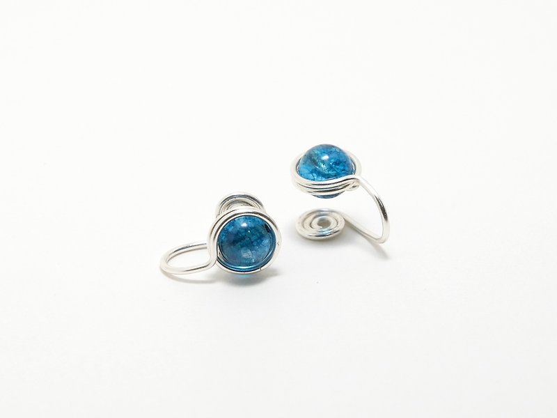 ．手作耳環．孔雀藍水晶 耳夾式/耳針式  藍色 - 耳環/耳夾 - 寶石 藍色