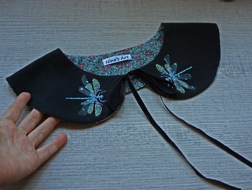 Nina's Art Space dragonfly collar bib, dragonfly embroidery, black linen collar, detachable bib