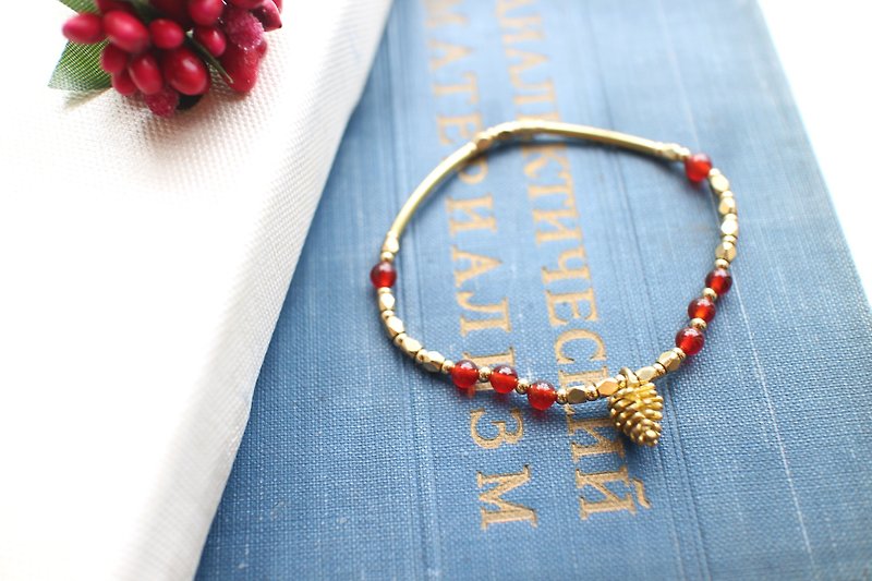 Poinsettia- Red agate  brass handmade bracelet - สร้อยข้อมือ - ทองแดงทองเหลือง สีแดง