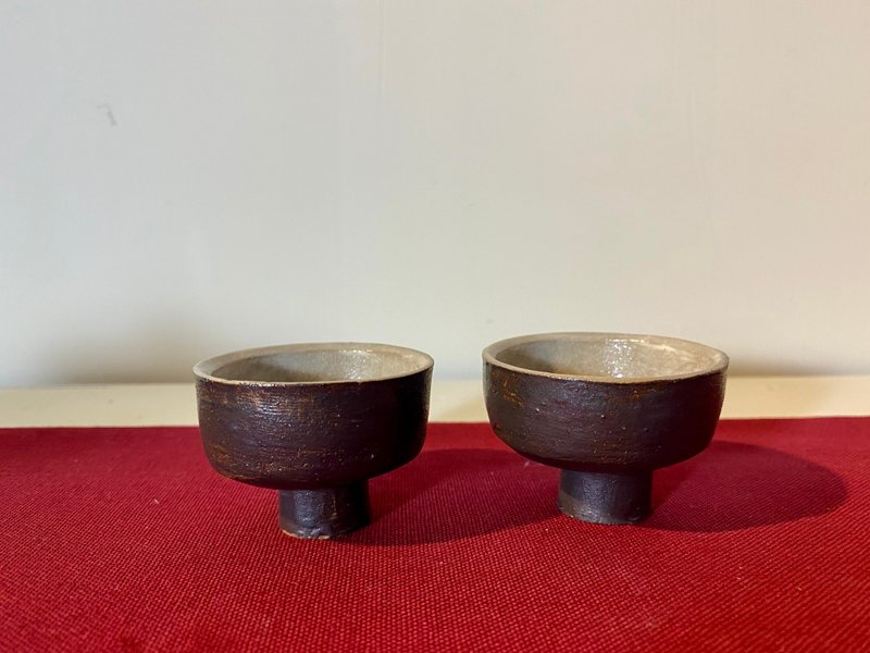 背の高い茶碗を手で絞る - 急須・ティーカップ - 陶器 